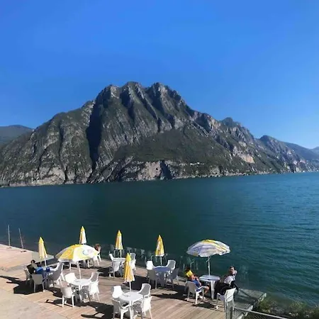 Appartamento Irina's House With View On Like And Swimming Pool