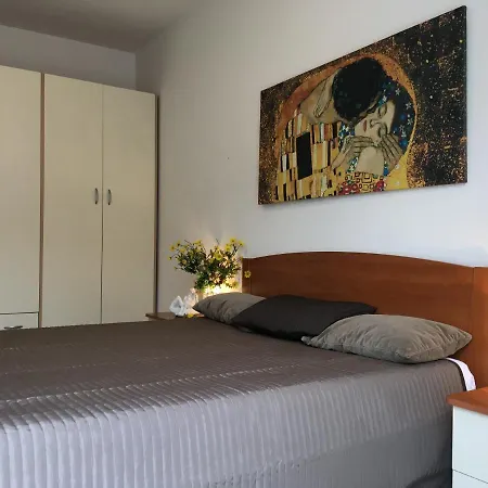 Apartment Irina's House With View On Like And Swimming Pool Riva di Solto